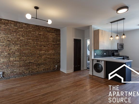 4th image of 4013 N Lowell Ave APT 2W