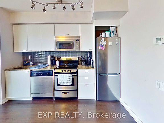 3rd image of 78 Tecumseth St #910