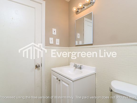5th image of 9750 Royalton Ct