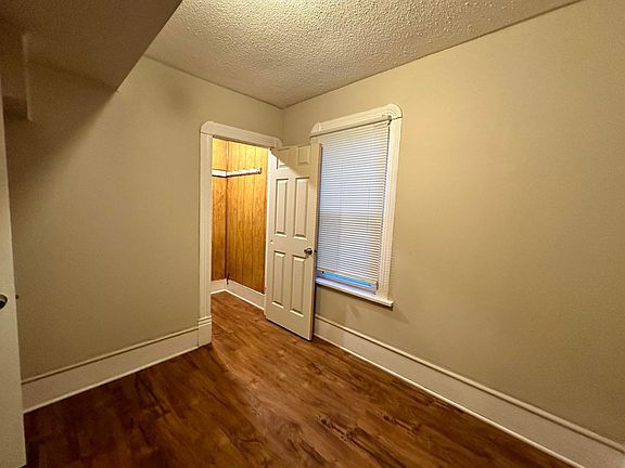 5th image of 4123 James Ave N #2