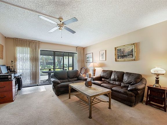 4th image of 400 18th St APT D1