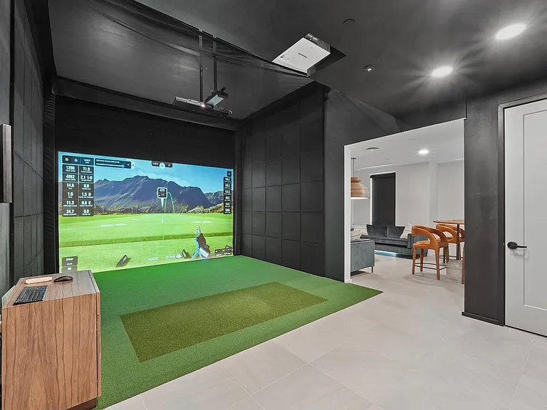 Golf Simulator Bay