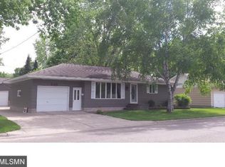 220 5th St NE, Melrose, MN 56352