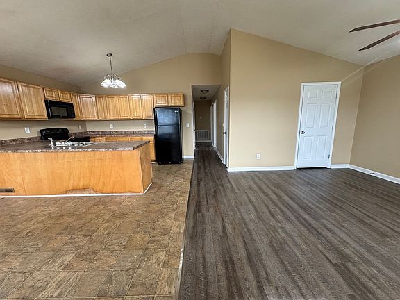 3rd image of 125 Perdez Ct