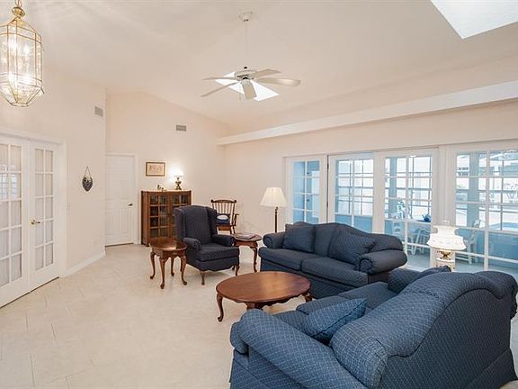 4th image of 408 Christopher Ct SE