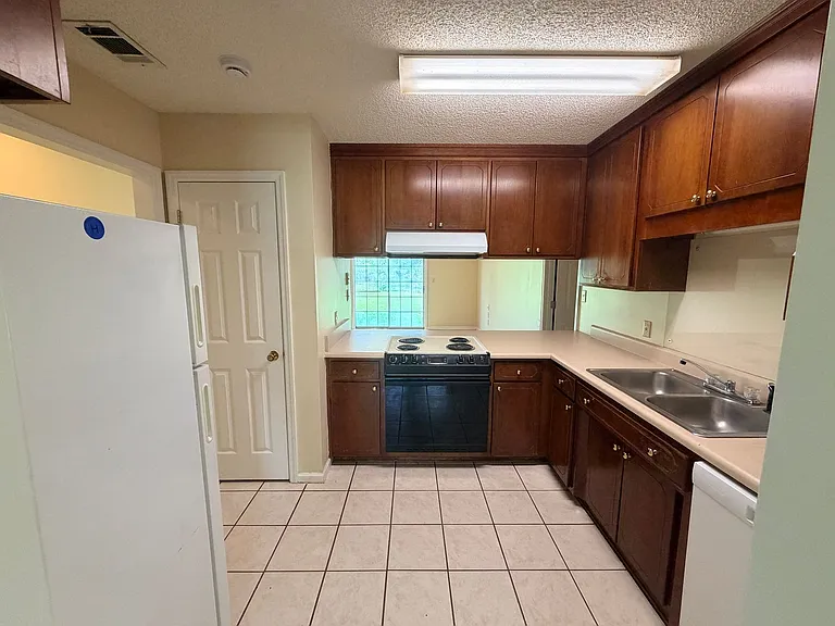 3905 Heatherwoods Dr — Photo 4