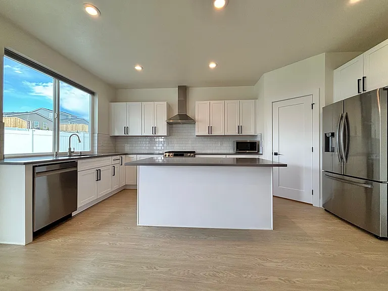 842 Greenfield Dr — Photo 9