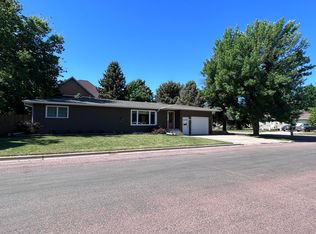 120 W 9th St, Platte, SD 57369