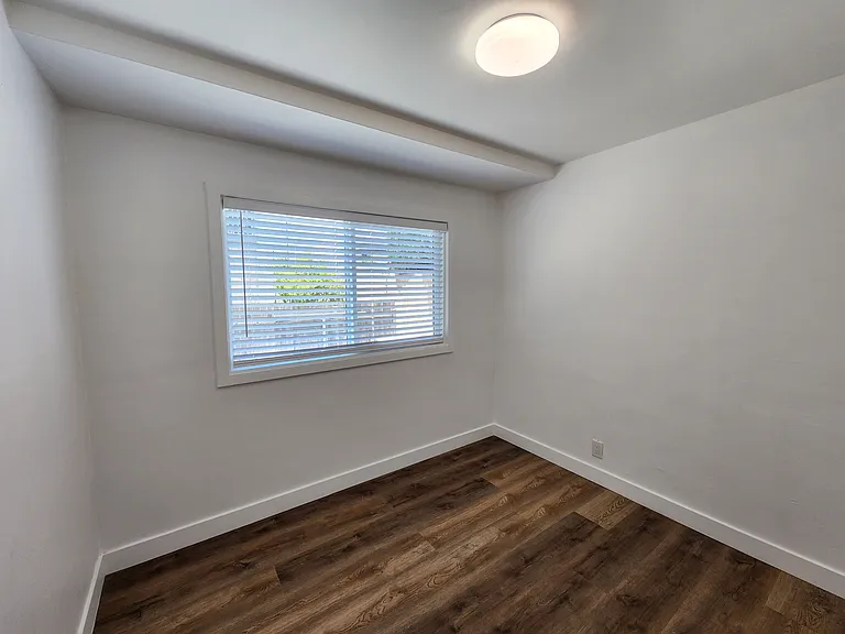 2313 Vanderbilt Ln #D — Photo 6