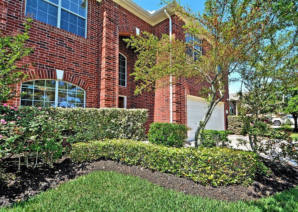 1st image of 9818 Edgewood Manor Ct