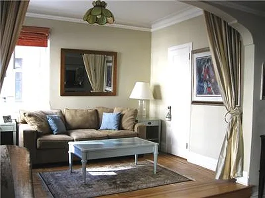 Sold by Domus Realty | media 12