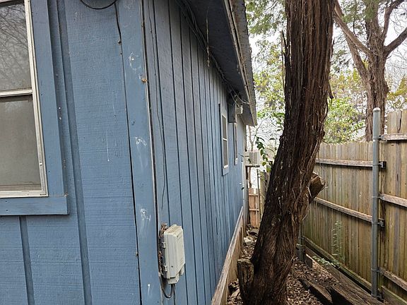 4th image of 802 Rock Harbor Ct