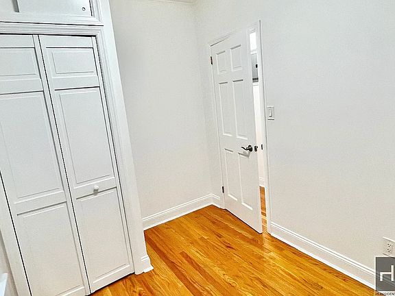 4th image of 76 E 7th St APT 22