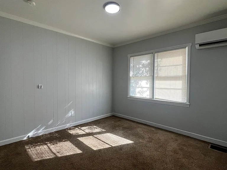 704 Blue Ridge Ave #5 — Photo 5