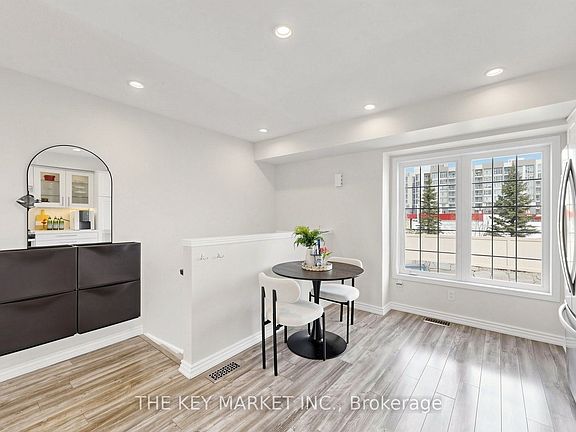 5th image of 435 English Rose Ln #14
