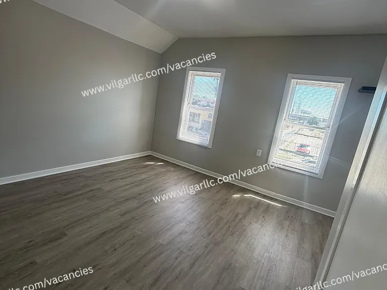 4714 Tod Ave — Photo 7