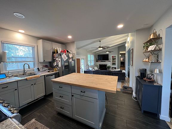 3rd image of 210 Monterey Dr