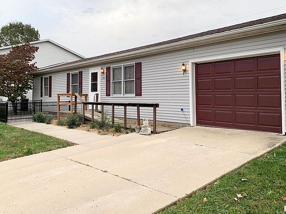 2nd image of 1101 Pioneer Dr