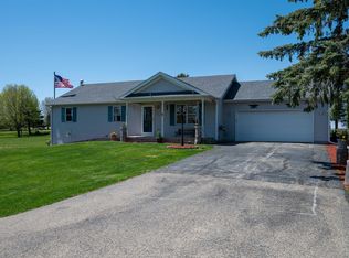 2726 N Indian Heights Dr, Oregon, IL 61061