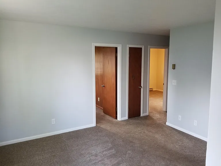 1427 Glenwood St — Photo 4