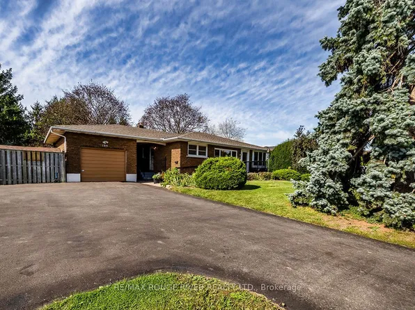 184 Garrard Rd, Whitby, ON L1N 3K6
