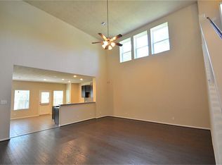7130 Sunrise Dr, Hitchcock, TX 77563