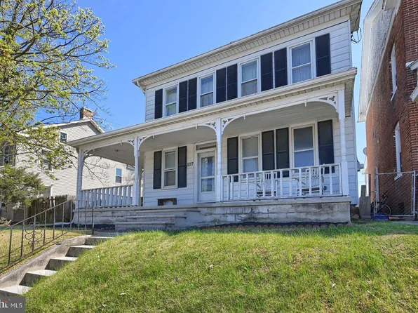 827 York St, Hanover, PA 17331
