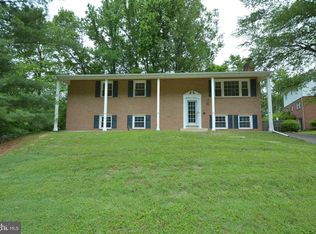 8514 Ivybridge Ct, Springfield, VA 22152