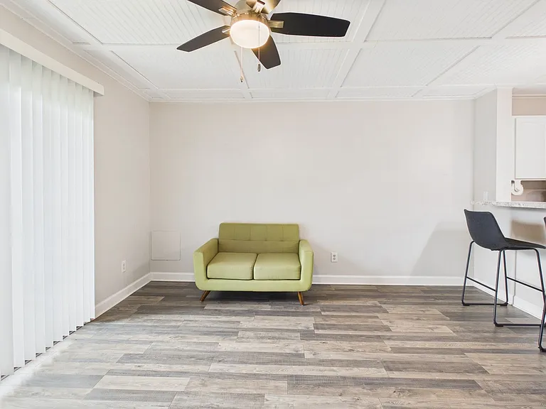 1336 Hunters Rd #C — Photo 11