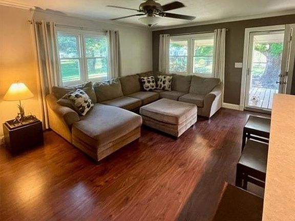 4th image of 2117 Edgemont Dr