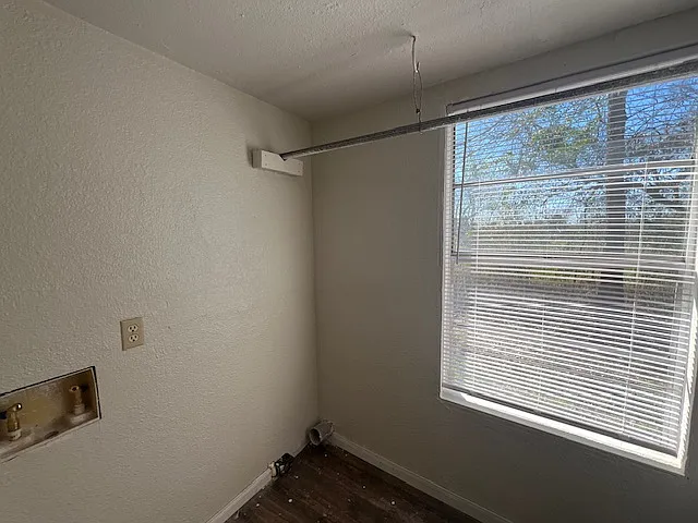 9507 Union Grove Rd — Photo 10