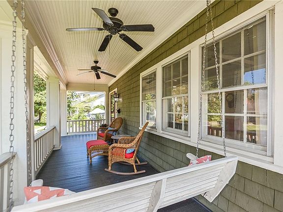 3rd image of 1018 Magnolia Ave