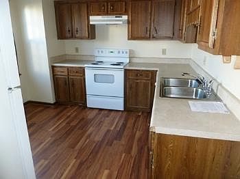 4th image of 744 Glenshire Dr