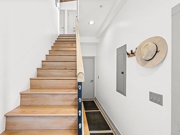 4th image of 865 N Cedar Brook Rd