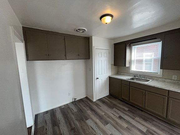 4th image of 17382 Teppert St