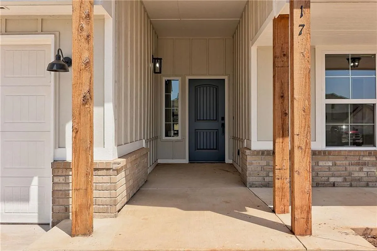 Building Photo - 1117 Magnolia Dr