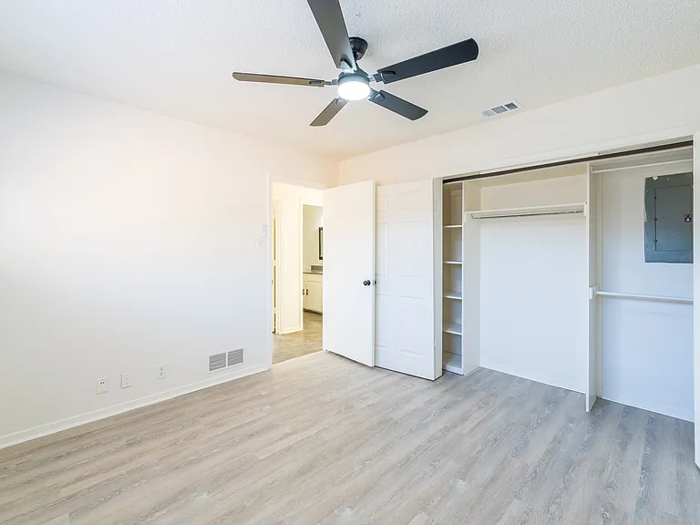 625 Woodhaven Pl — Photo 25