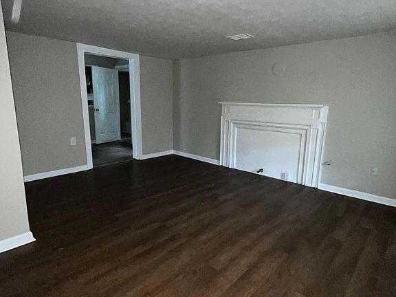 2nd image of 123 Berry Ave