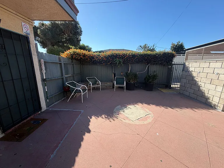 1518-40 E Artesia Blvd — Photo 19