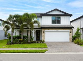 10478 Ventana Ln, Naples, FL 34120