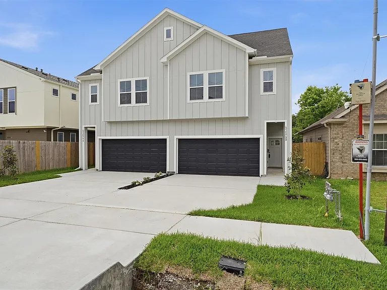 4354 Clover St #B — Photo 2