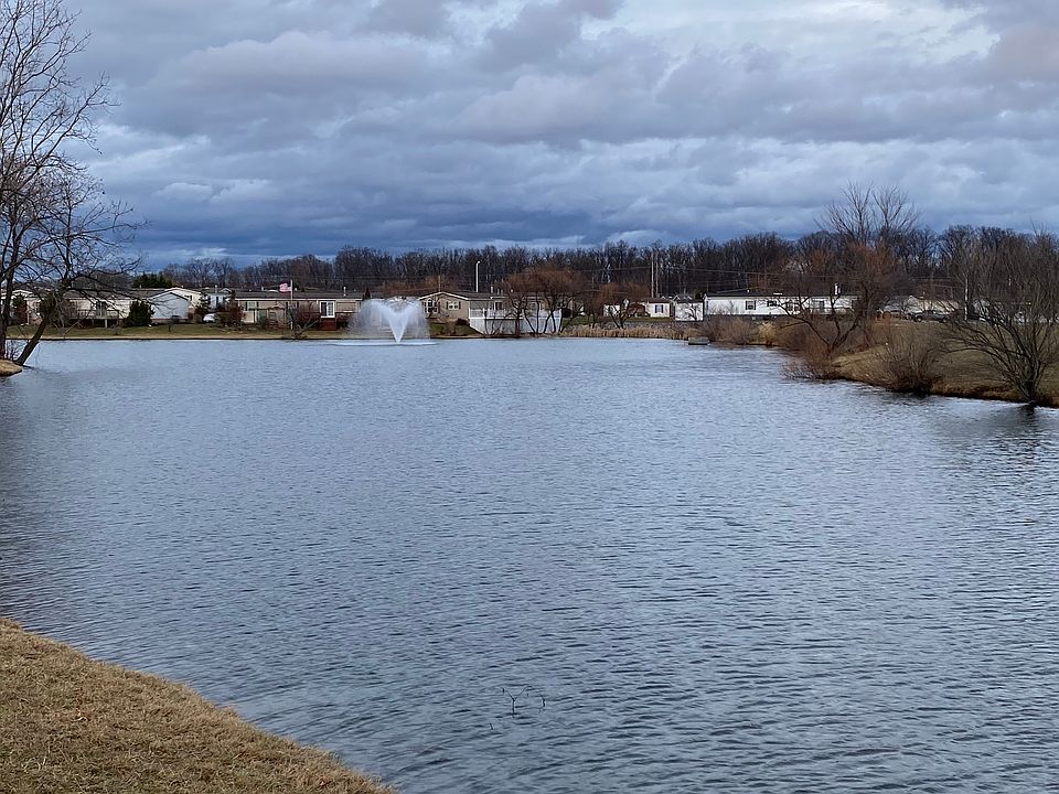 2nd image of 101 Lisas Dr