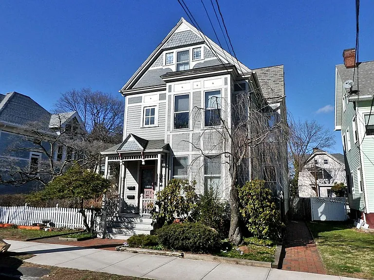 95 Cottage St — Photo 2