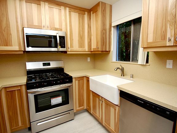 3rd image of 8228 Fountain Ave #4