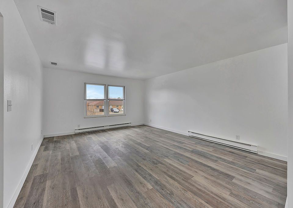 Apply At

GDNMANAGEMENT.COM

Under Rentals

1 & 2 Bedroom Apartments Available

Water and Trash Paid!
Tags