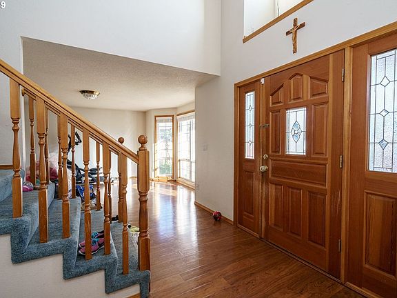 4th image of 301 SE 99th Ct