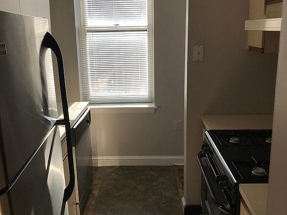 2nd image of 1537 Bainbridge St #2