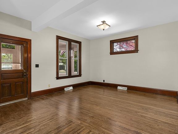 5th image of 690 James Ave