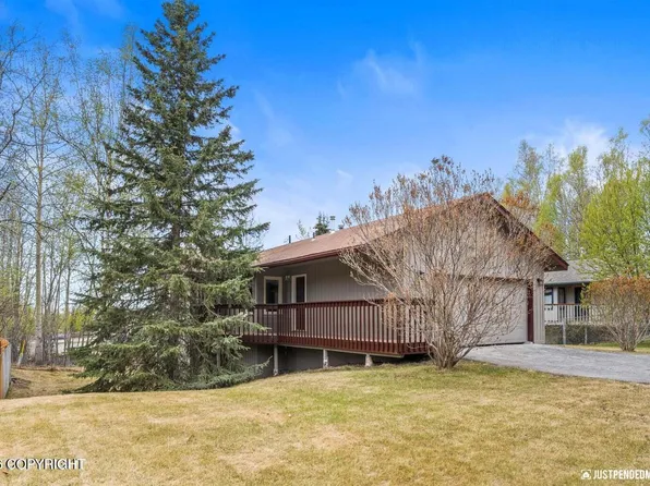 10236 Le Doux Ln, Eagle River, AK 99577