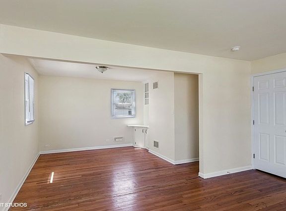 3rd image of 431 E 161st St